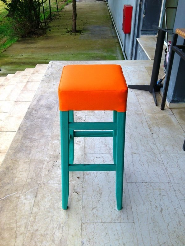 10-2-1-rotated-e1593425627267.jpg Σκαμπό ξύλινο "Σ10"