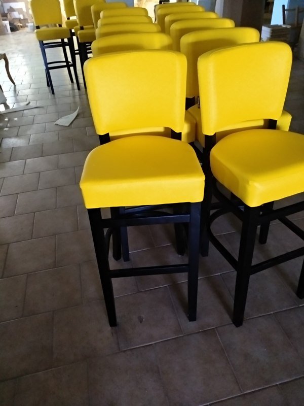 Ξύλινο σκαμπό "BARCELONA"