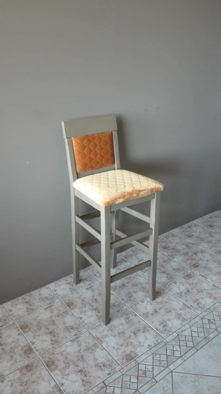 Σκαμπό ξύλινο "Σ12"