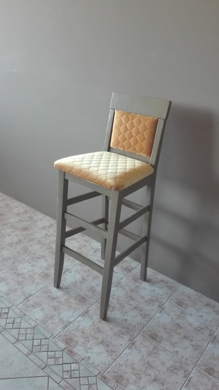 Σκαμπό ξύλινο "Σ12"