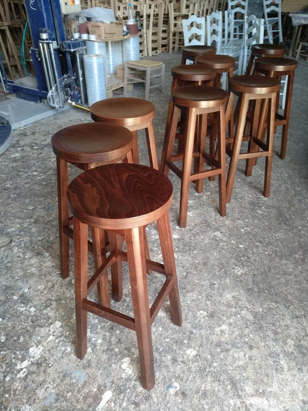 Ξύλινο σκαμπό "ΚΛΑΣΙΚΟ"