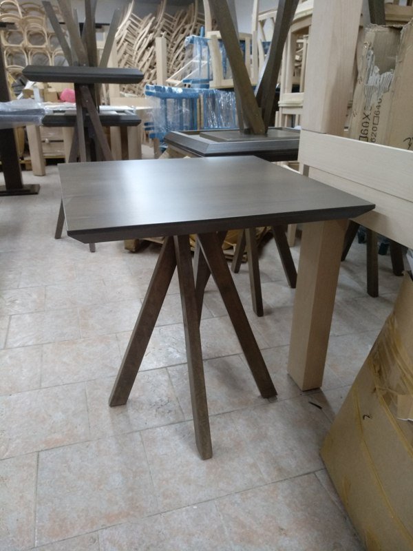 Σταντ ξύλινο "Twist"